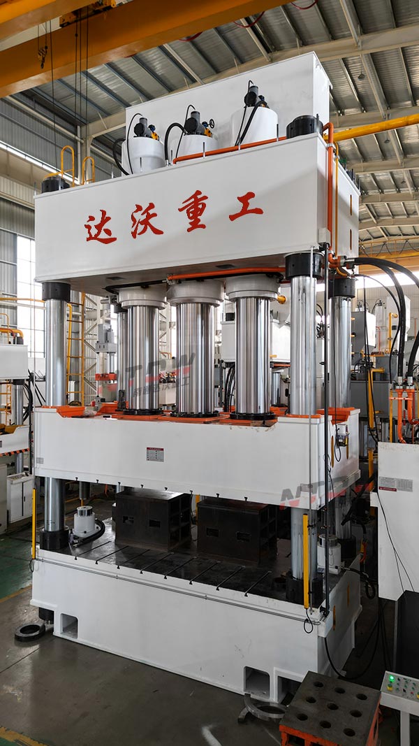2000噸四柱油壓機.jpg